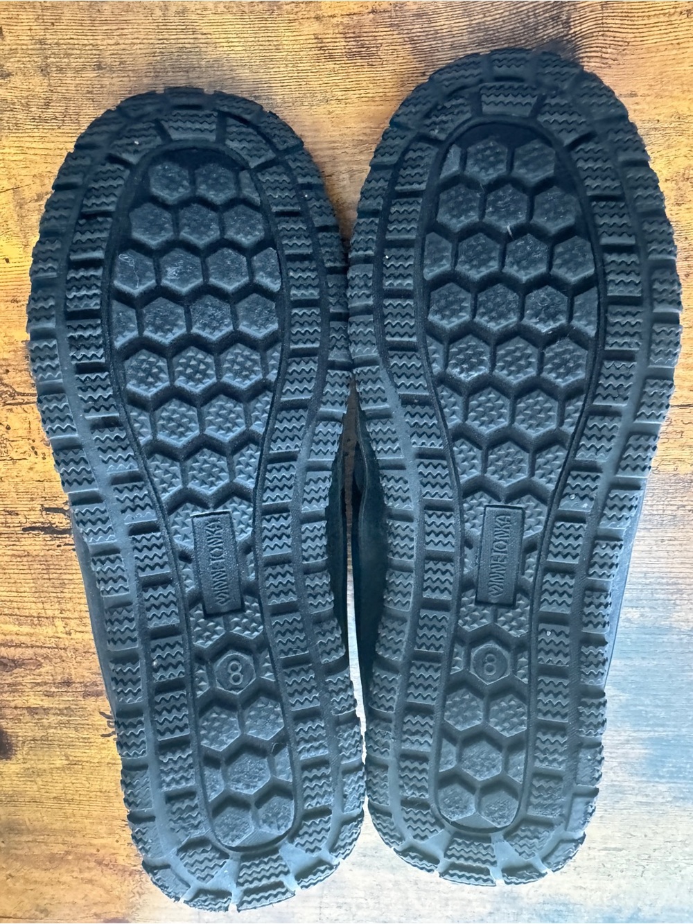 Minnetonka Timpson Tulsa Slip-On Shoe-Black-Size 8 - Picture 3 of 5